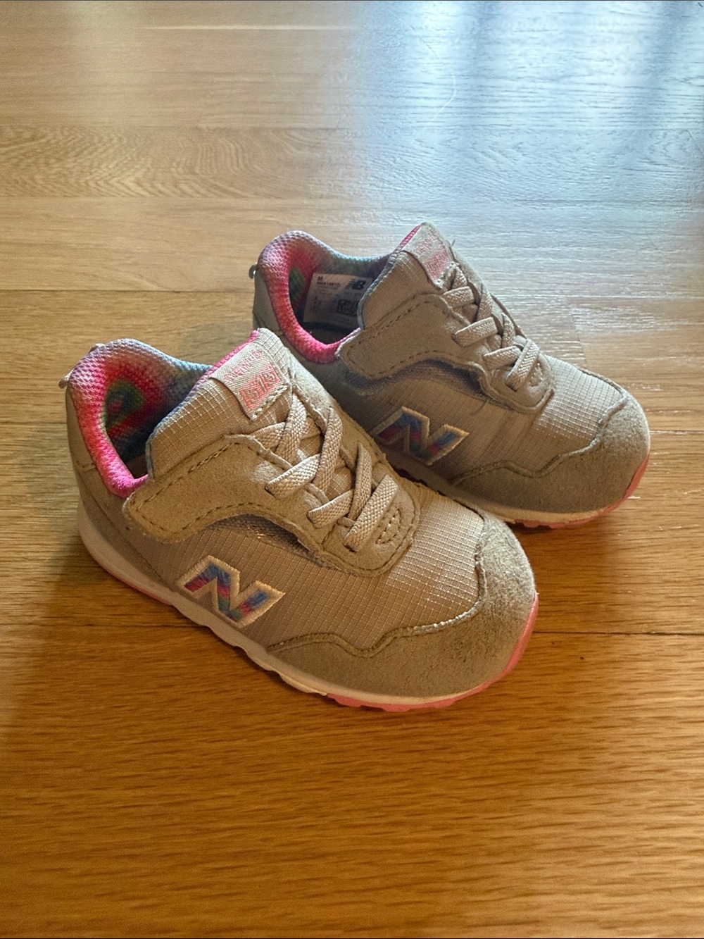 New Balance Kids grey Sneakers with Pink Accents